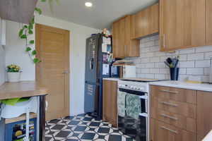 Kitchen- click for photo gallery